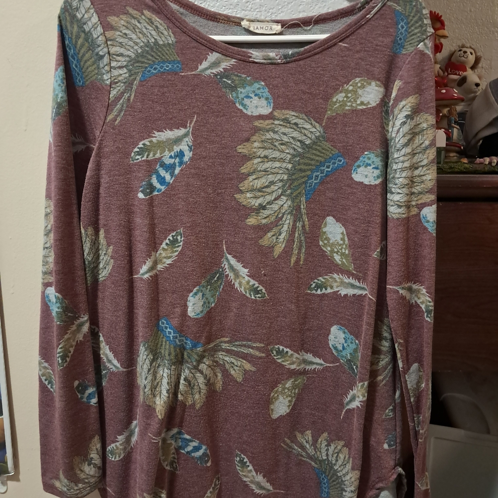 LANAC Women's Feather Pattern Top - Burgundy and Blue